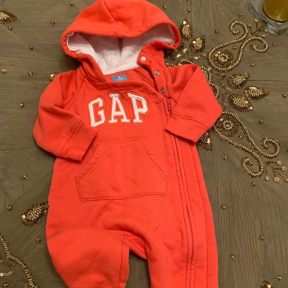 Gap 3-6m sweater jumper